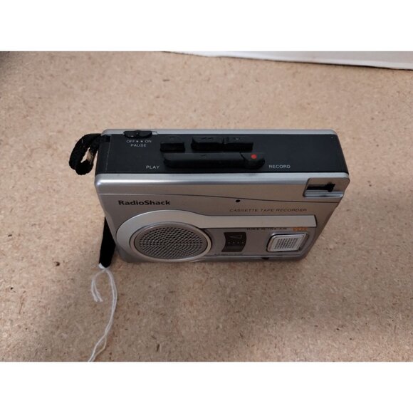 RadioShack CRT-122 Working Cassette Tape Recorder Voice Activation & Carry Strap - Picture 2 of 6